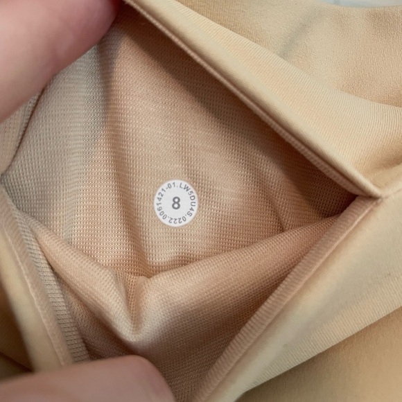 Lululemon Align High-Rise Pant with Pockets 25"
Prosecco size 8 - Picture 5 of 7